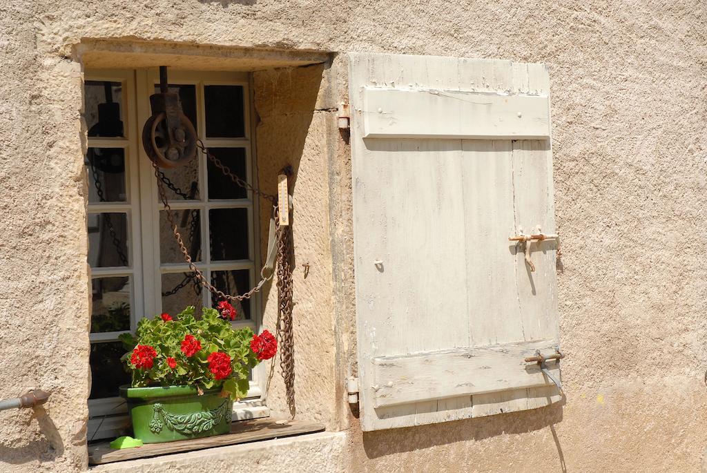 La Maison Des Gardes - Chambres D'Hotes Cluny Exterior foto
