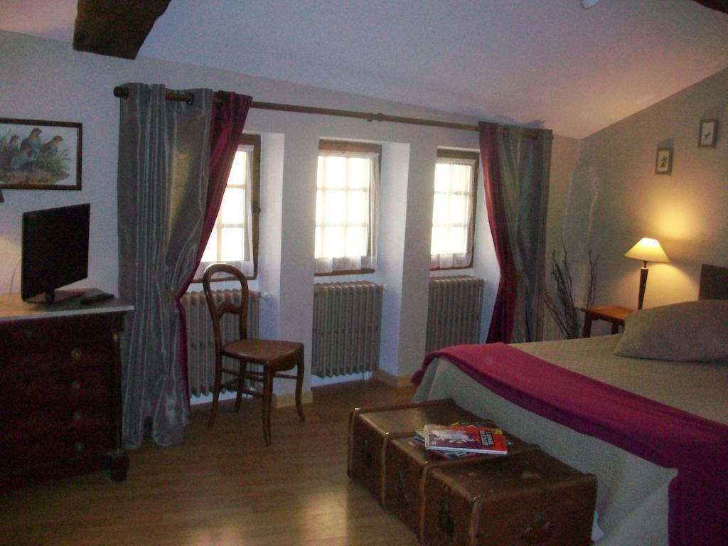 La Maison Des Gardes - Chambres D'Hotes Cluny Habitación foto