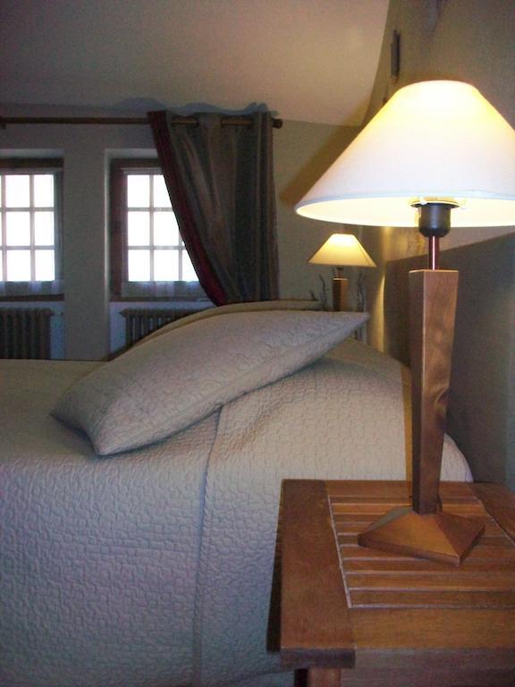 La Maison Des Gardes - Chambres D'Hotes Cluny Habitación foto